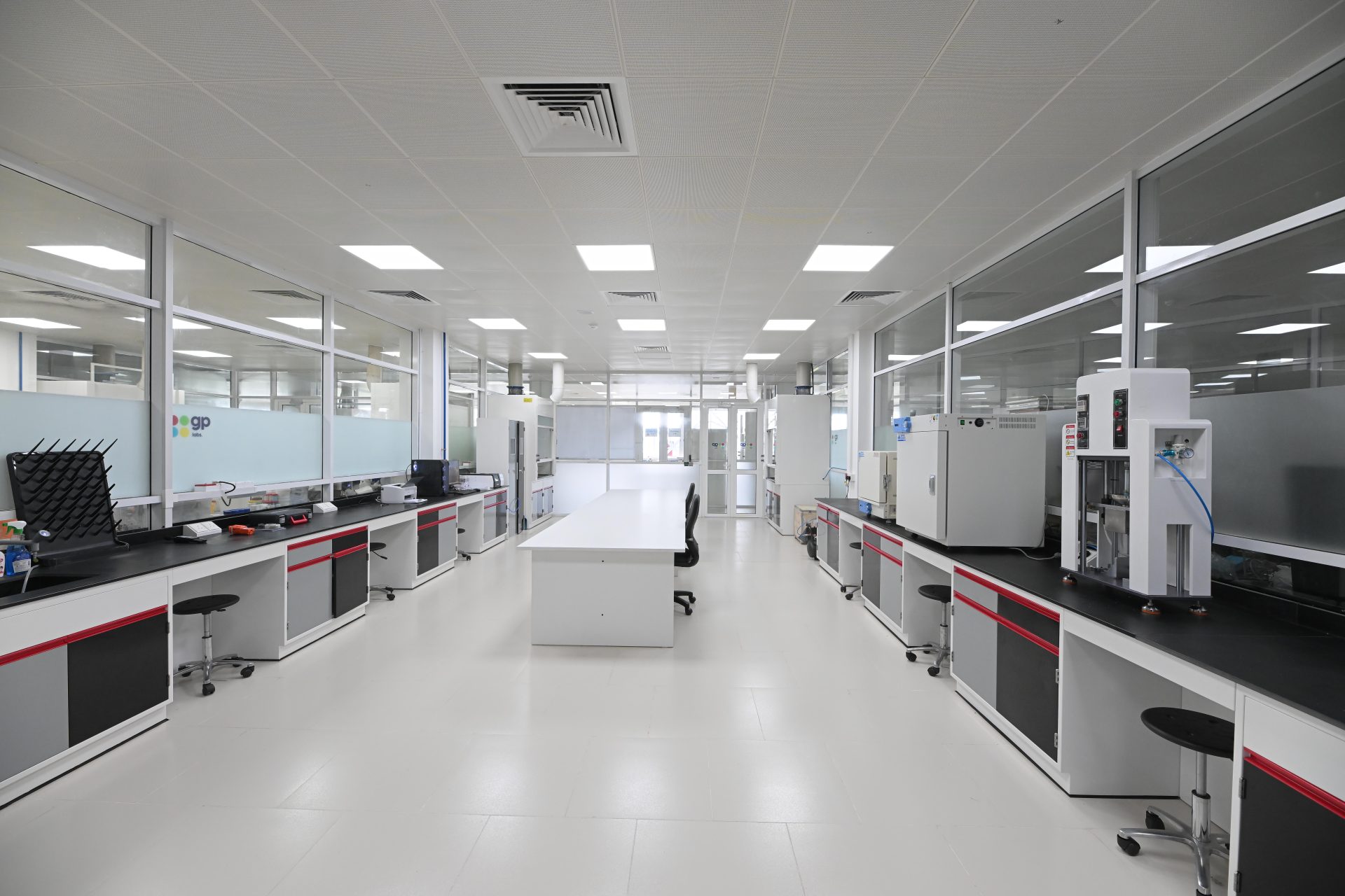 Plasticcolor Corection Lab Sri Lanka’s first plastic testing lab debuts - PLEASE Project